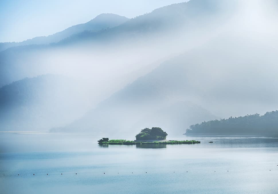 เกาะลาหลูในสายหมอก